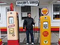USA - Mt Olive IL - Old Soulsby Shell Station Pumps with Johari (10 Apr 2009)